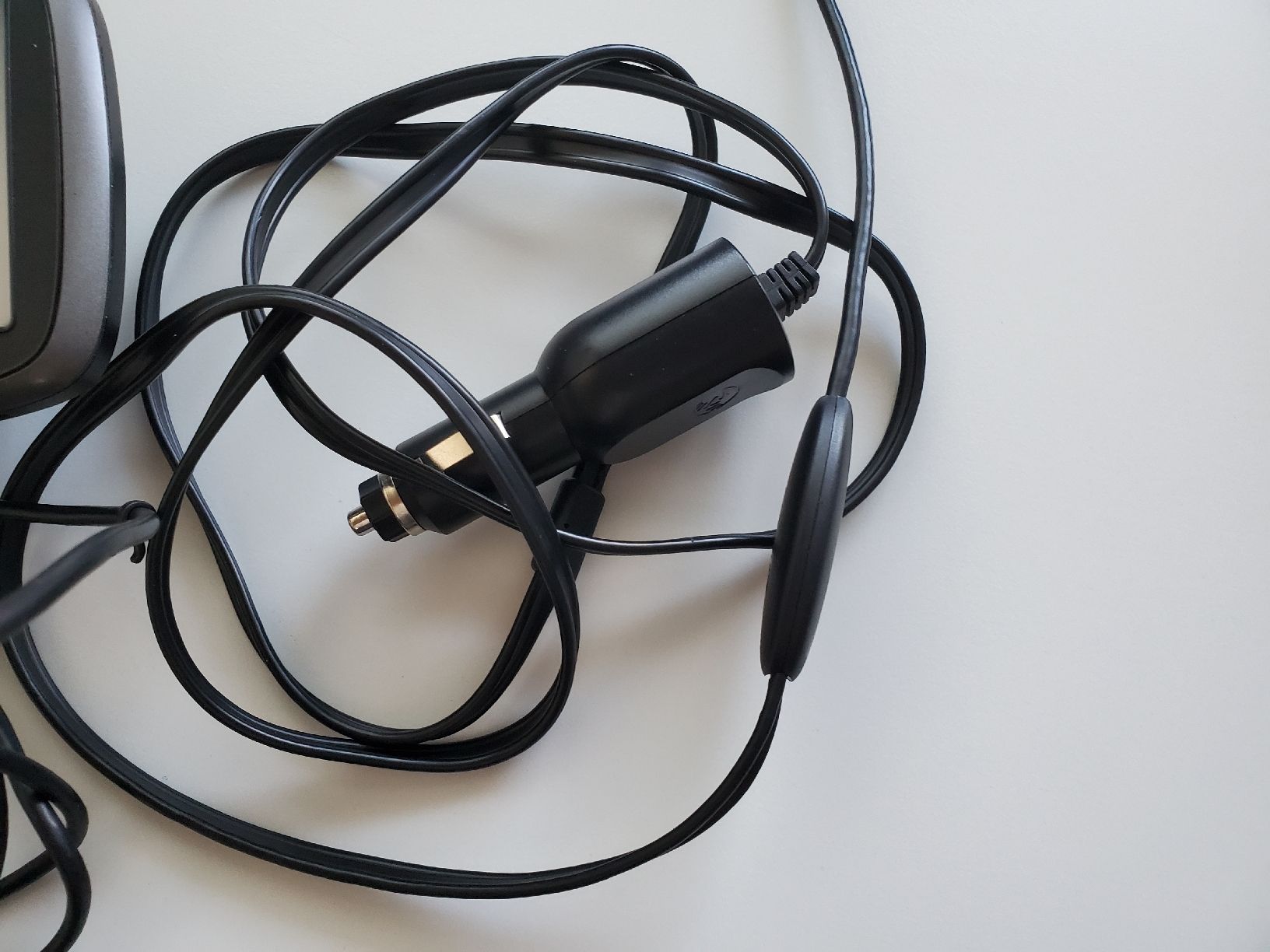 Tomtom Navigatori: TomTom Navigationssystem mit Ladekabel und Halterung – Usato da Lanzenhäusern venduto da Ulika 1