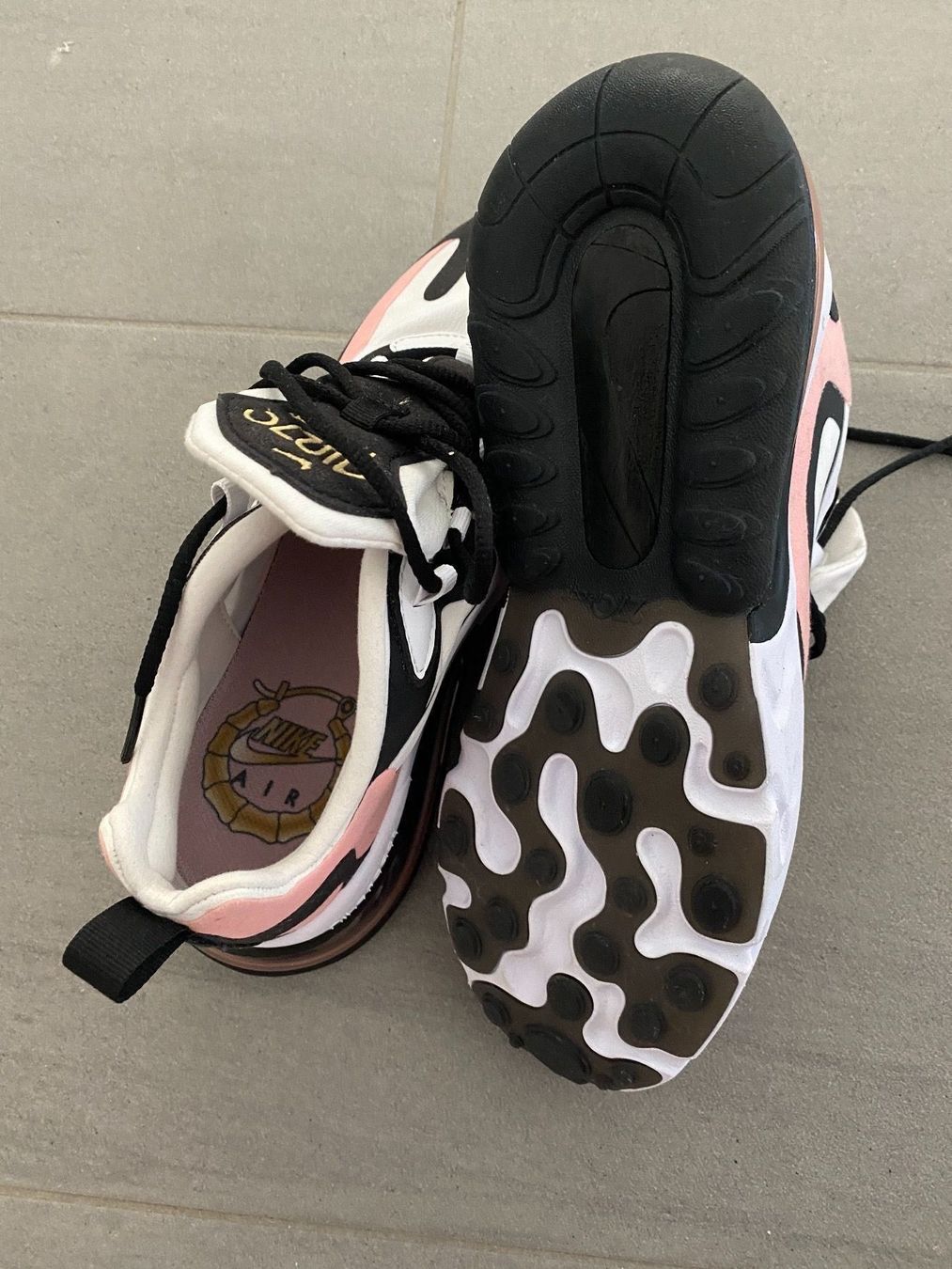 Nike Scarpe da donna: NIKE Air Max 270 React, Gr. 38,5, NEU – Nuovo e nell'imballaggio originale da Uetikon am See venduto da jlsfer 2