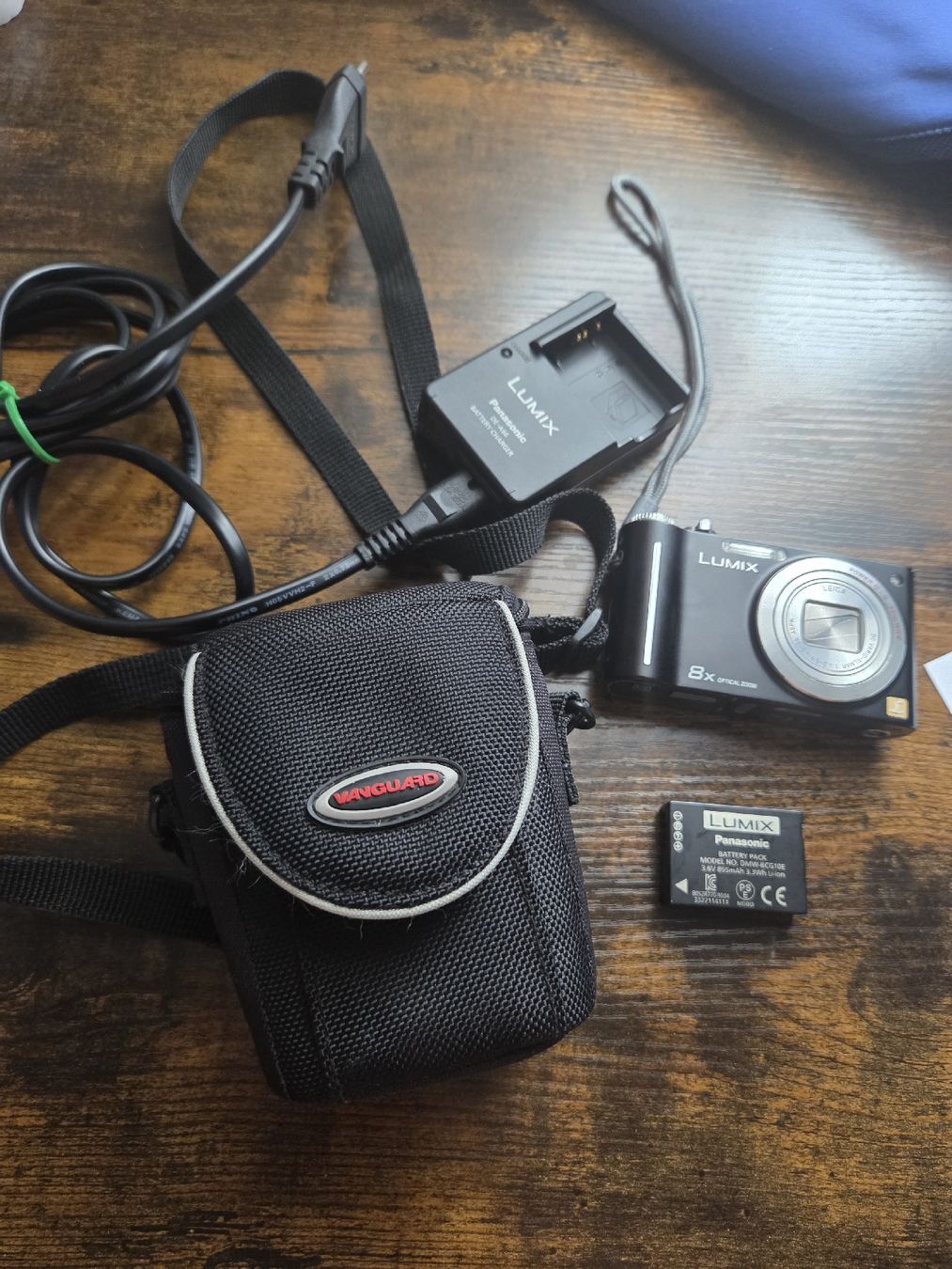 Panasonic Fotocamera: Panasonic Lumix DMC-ZX1 camera with accessories – Usato da Winterthur venduto da Maricels_Boutique