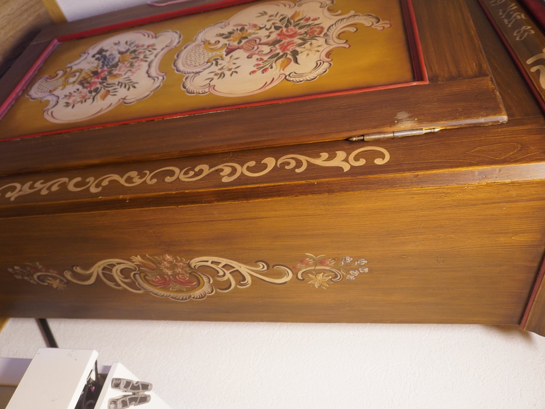 Armadi: Kunstvoller Bauernschrank – Usato da St. Peterzell venduto da sunshine0013 2