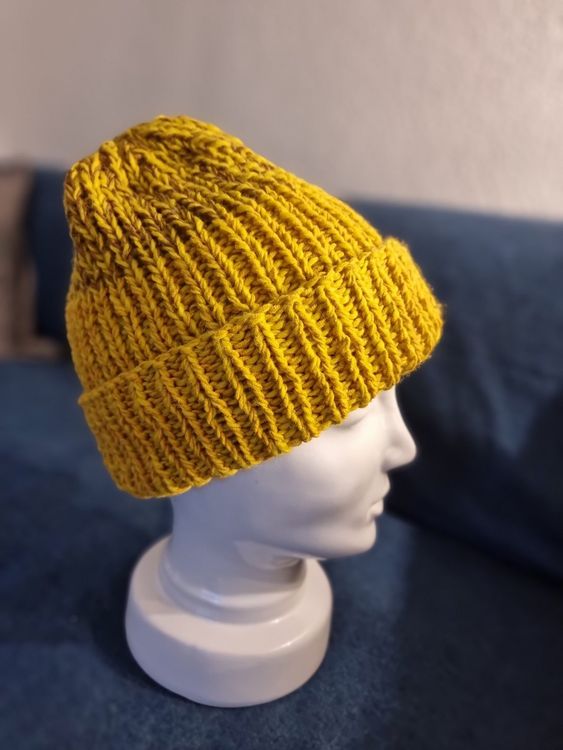 Handgestrickte Mütze (Neu und originalverpackt) in Interlaken für CHF ...