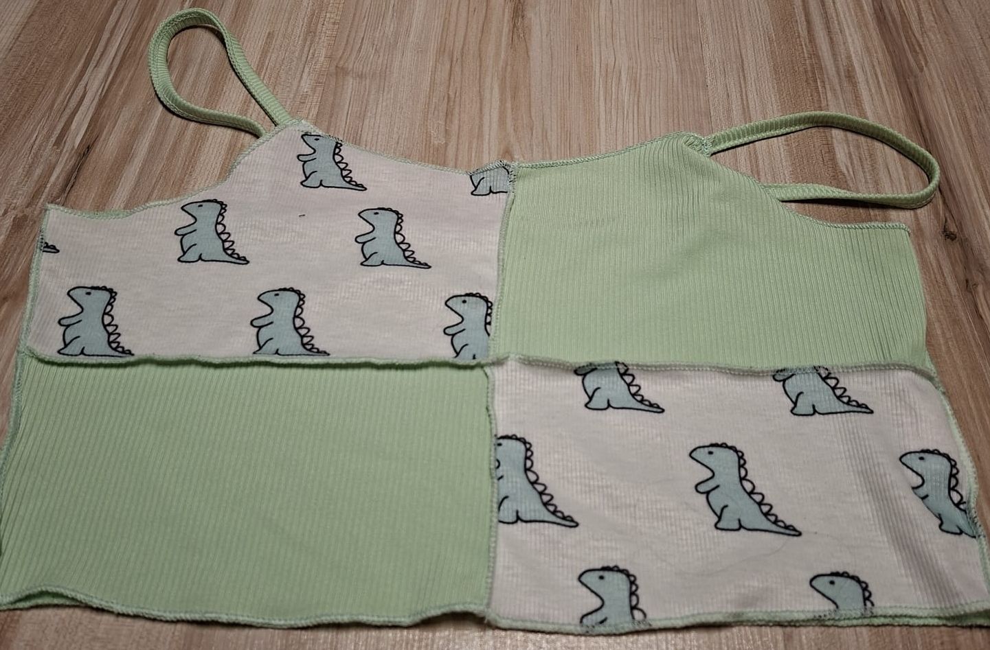 Blusen, T-Shirts & Tops: 2x Croptops, Grösse xs. – Neu (gemäss Beschreibung) aus Staufen von jer_h65b