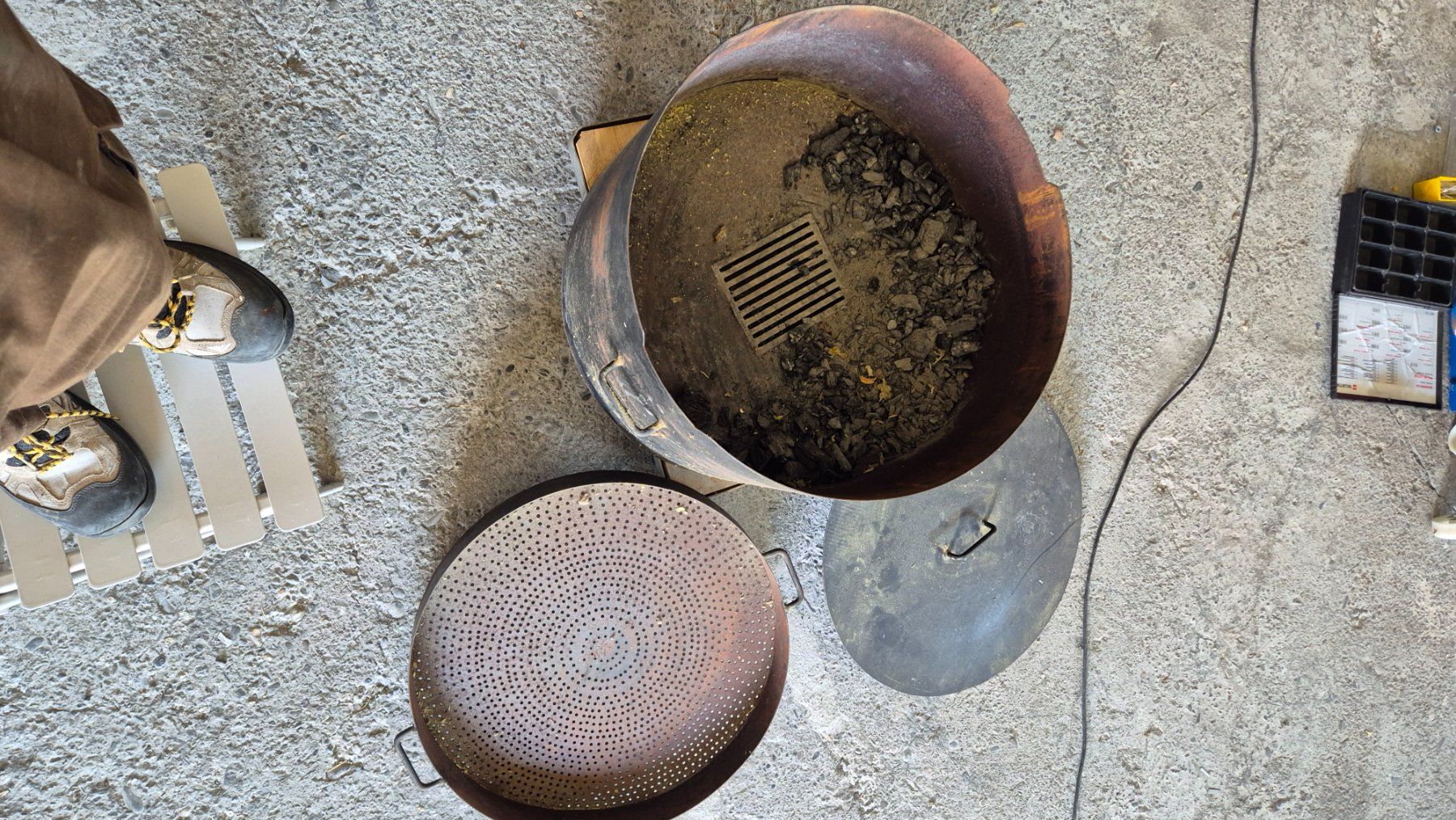 Cheminée d'extérieur: Maroni Grill Pfanne – D'occasion à Grabs par Htresch 1