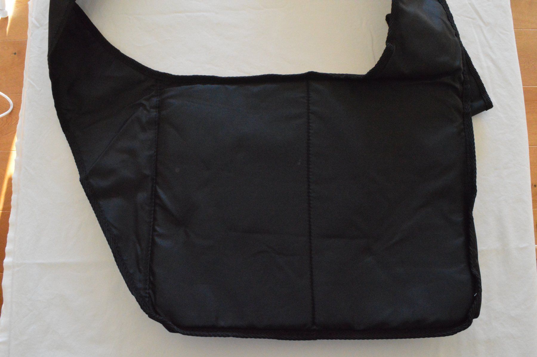Altro in  Abbigliamento & Accessori: Neue Schultertasche Umhängetasche Schwarz – Nuovo (secondo la descrizione) da Locarno venduto da LukeWanderlust 7