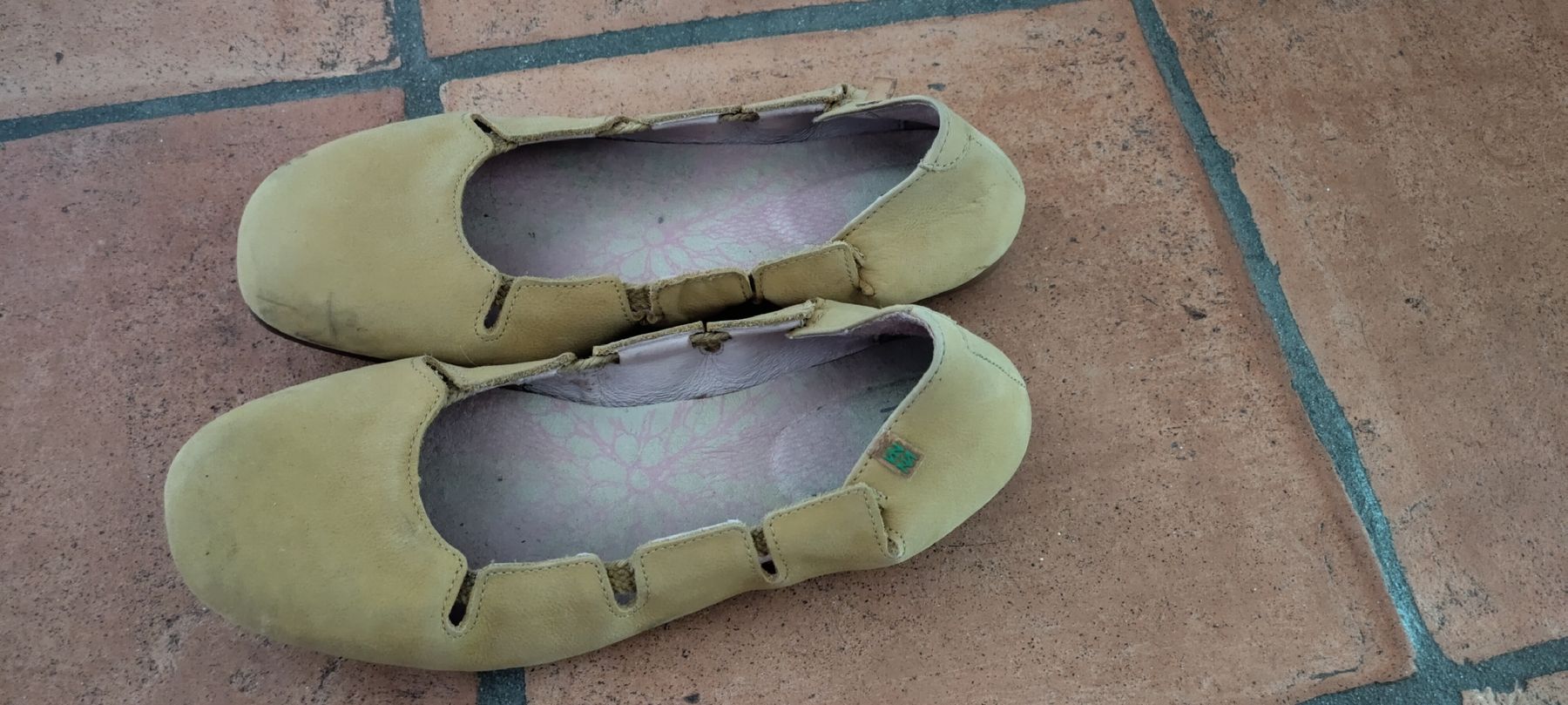Chaussures femmes: sehr weiche Ballerinas – D'occasion à Nuglar par bibabone