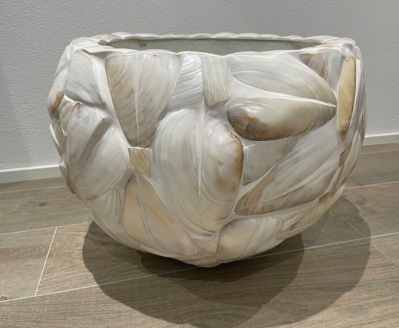 Vasi per fiori: Grosser Pflanzentopf Muscheloptik – Usato da Wetzikon ZH venduto da broesel_ 2