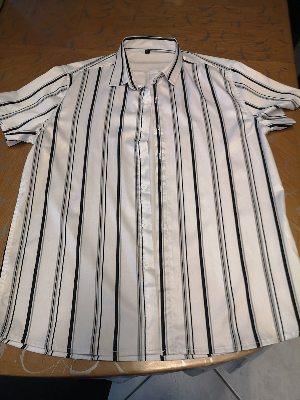 Camicie: Chemise manche courte taille M – Usato da CORMINBOEUF venduto da savaja 1