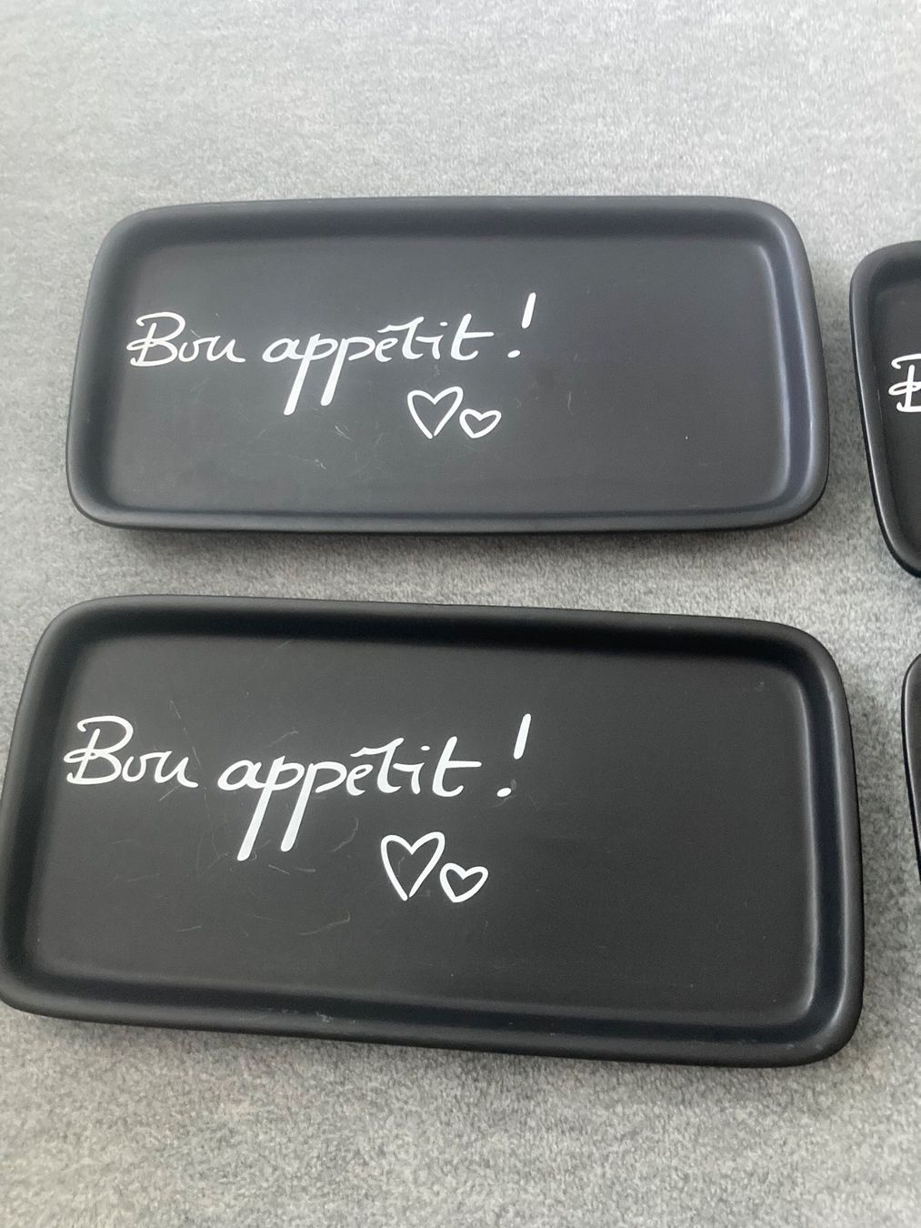 Teller: 4x Teller "Bon appétit!" schwarz – Gebraucht aus Gutenswil von Shallymaster 1