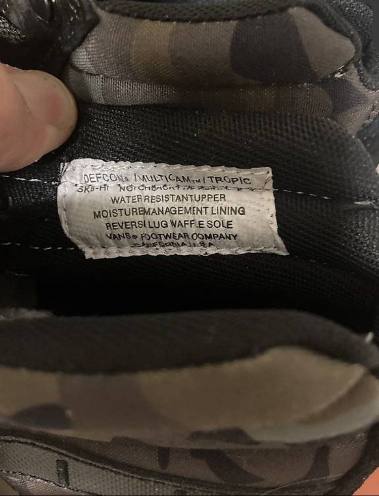 Vans Chaussures hommes: VANS DEFCON US 10.5  EU 44.5 – D'occasion à Frauenkappelen par SuperCows 2