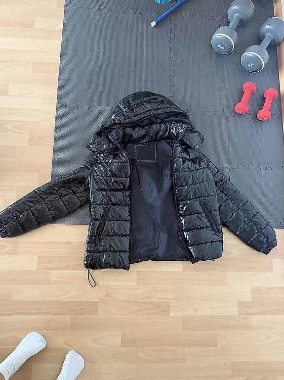 Giacche: Guess Jacke – Usato da Oensingen venduto da luk_6wrk