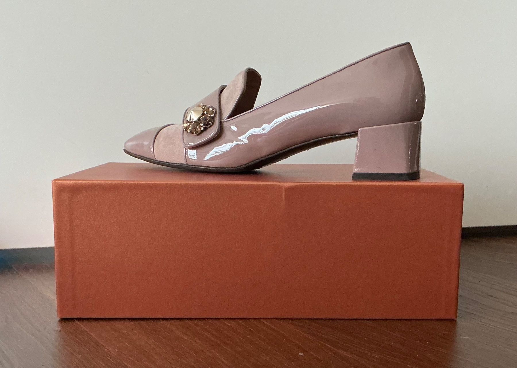 Fratelli Rossetti Scarpe da donna: Fratelli Rossetti beige pumps 39.5 – Nuovo e nell'imballaggio originale da Basel venduto da 18Inspiration