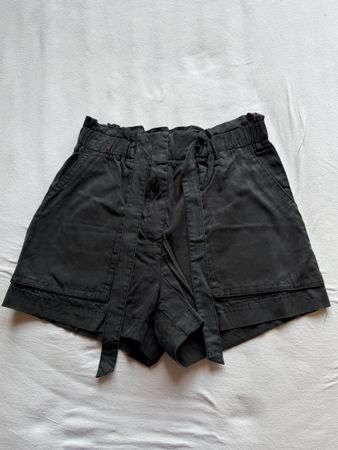 H&M Shorts / 40