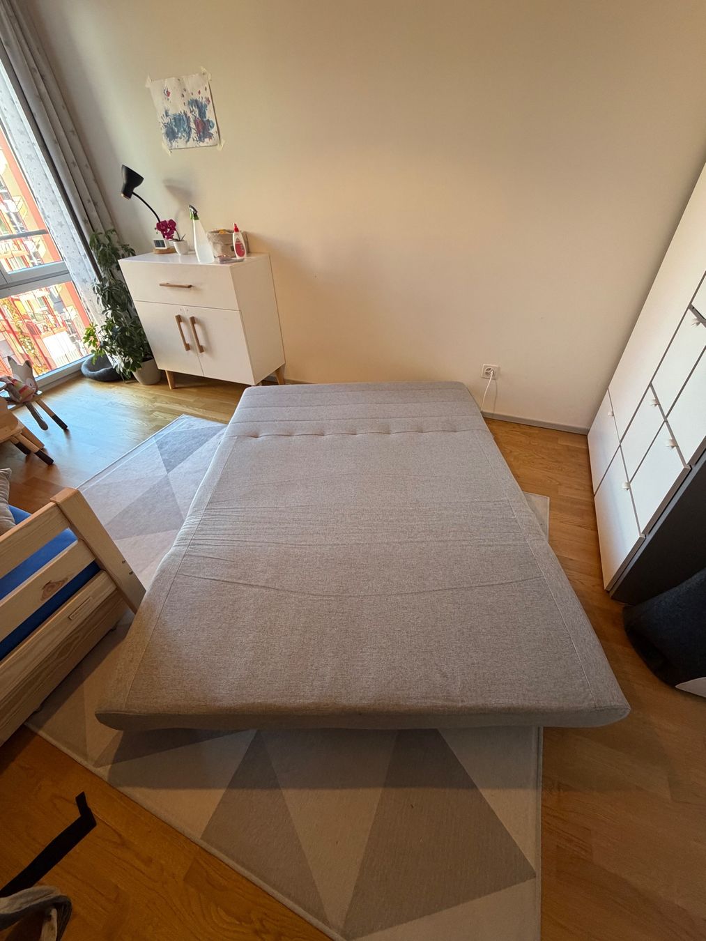 Livique Divani: Bettsofa hellgrau ausklappbar gebrauchter Zustand – Usato da Winterthur venduto da ric_5gcd 2