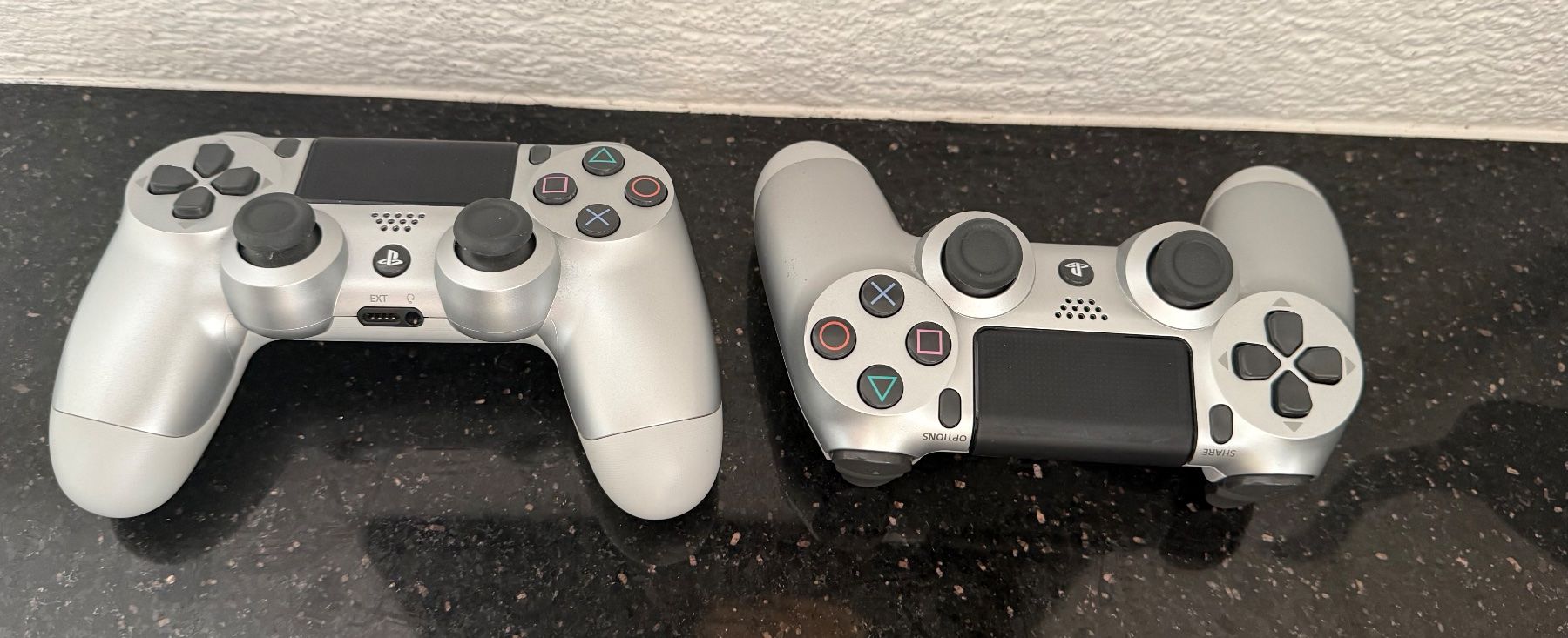 Sony Controller: 2 Original PS4 Controller, Defekt -  für Bastler – Difettoso da Niederweningen venduto da baghirac 2