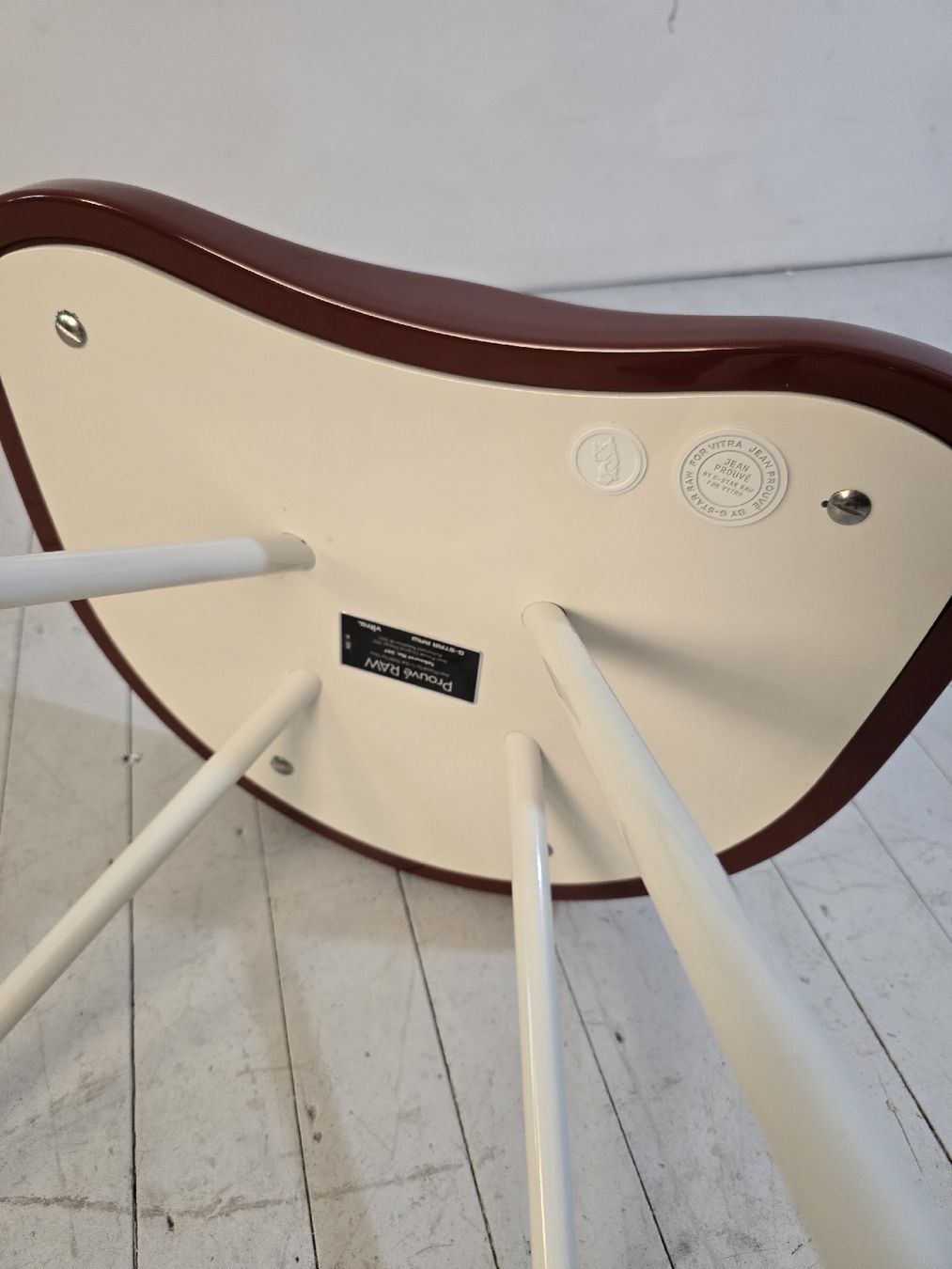 Vitra Hocker: Jean Prouve Stool – Neu (gemäss Beschreibung) aus Untersiggenthal von babette0815 5