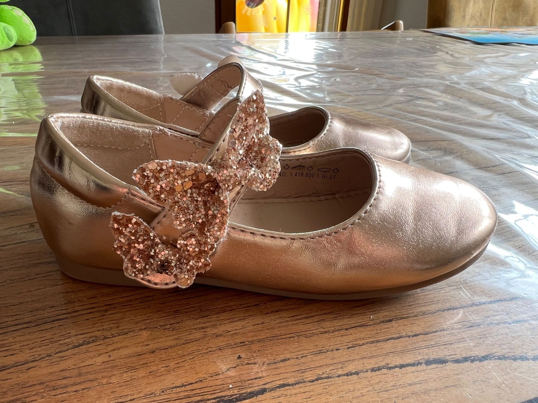 Schuhe für Mädchen: Mädchen Schuhe, Ballerinas, Gold, Grösse 27 – Gebraucht aus Veltheim AG von kronecker