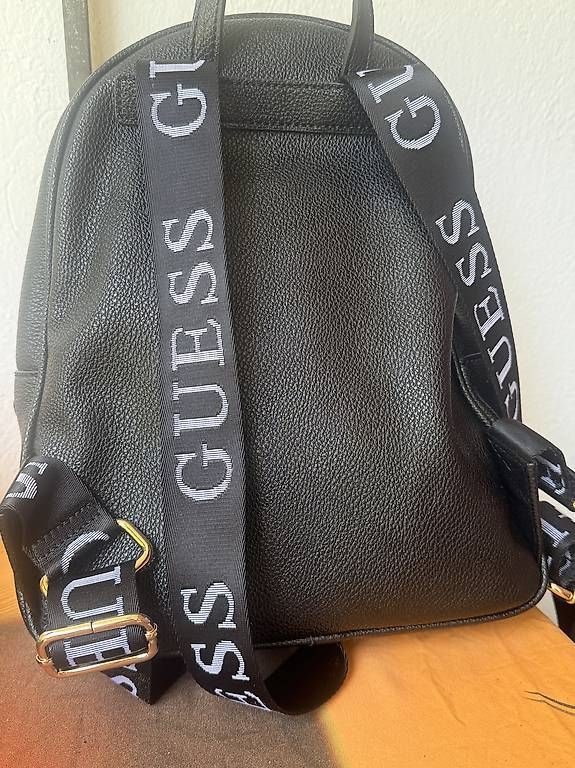 Zaini: Neu !!! Guess Rucksack, Schwarz – Usato da Bern venduto da Ninitto 4