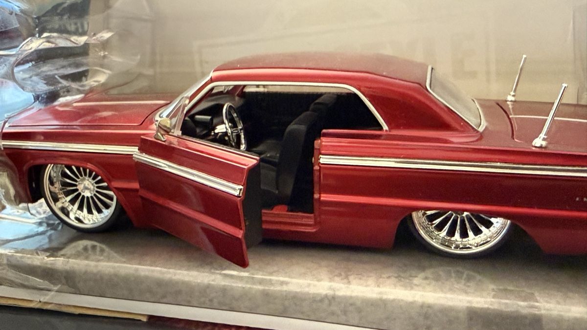 Chevrolet Modellautos:  1964 Chevy Impala Jada Rot 1:24  – Neu (gemäss Beschreibung) aus Basel von Zomeg 1