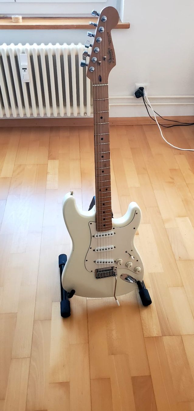 Fender Strumenti musicali: Fender Stratocaster Made in USA – Usato da Riehen venduto da Oray 3