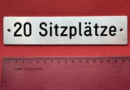 Antikes Hinweisschild, Eisenbahn oder Bus, Zug