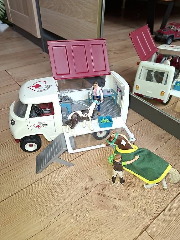 Giocattoli: Schleich Pferdehof Set – Usato da Landquart venduto da rofo29 2