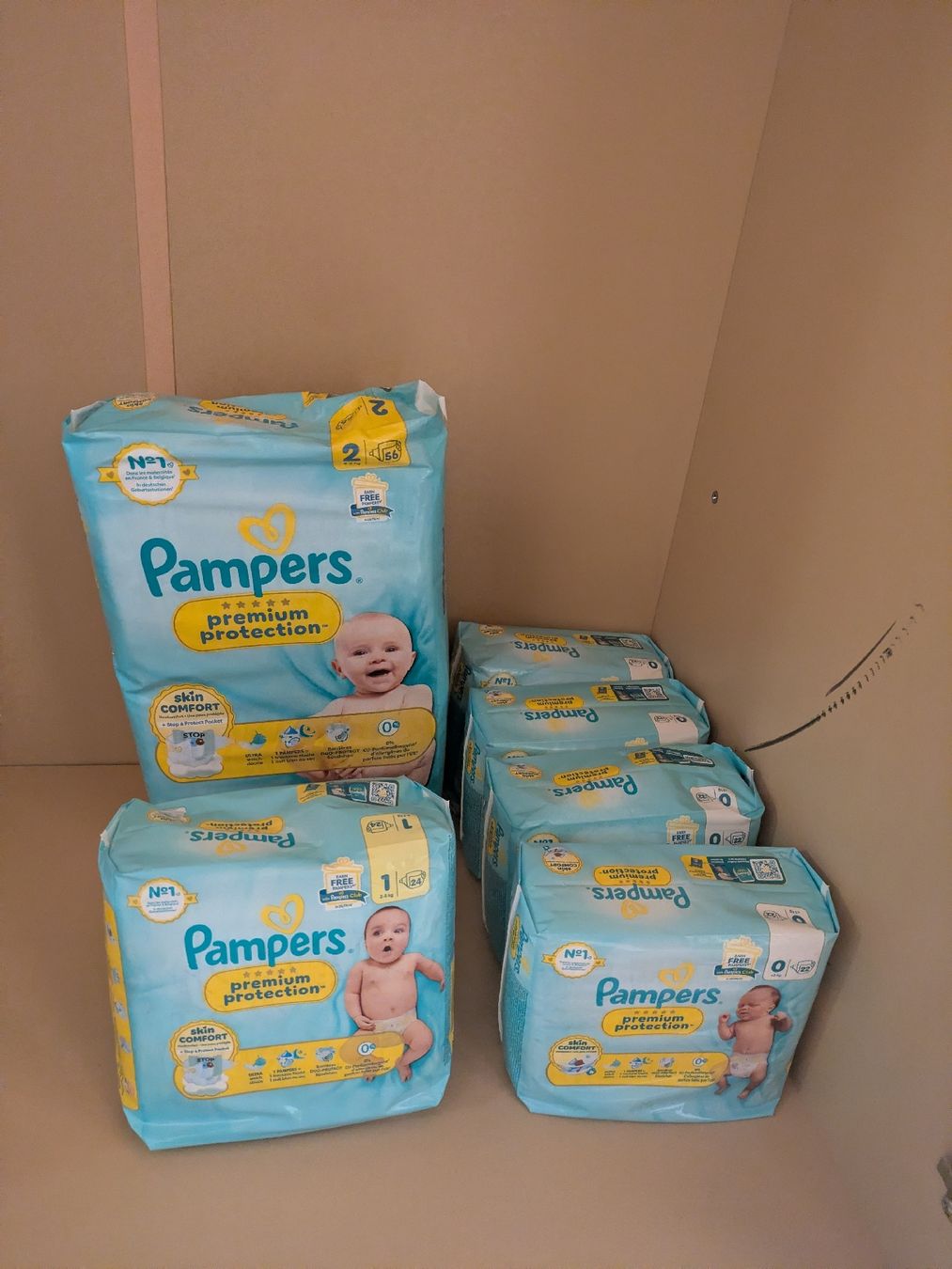 Pampers Secchi per pannolini & Pannolini: Pampers Nr. 0/1/2 – Nuovo e nell'imballaggio originale da Albligen venduto da pengeel