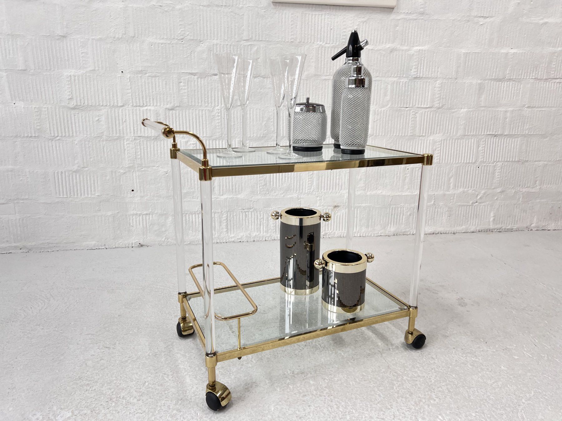 Tische: Vintage Plexi Barwagen, Beistelltisch – Gebraucht aus Walzenhausen von stilvollwohnen 9
