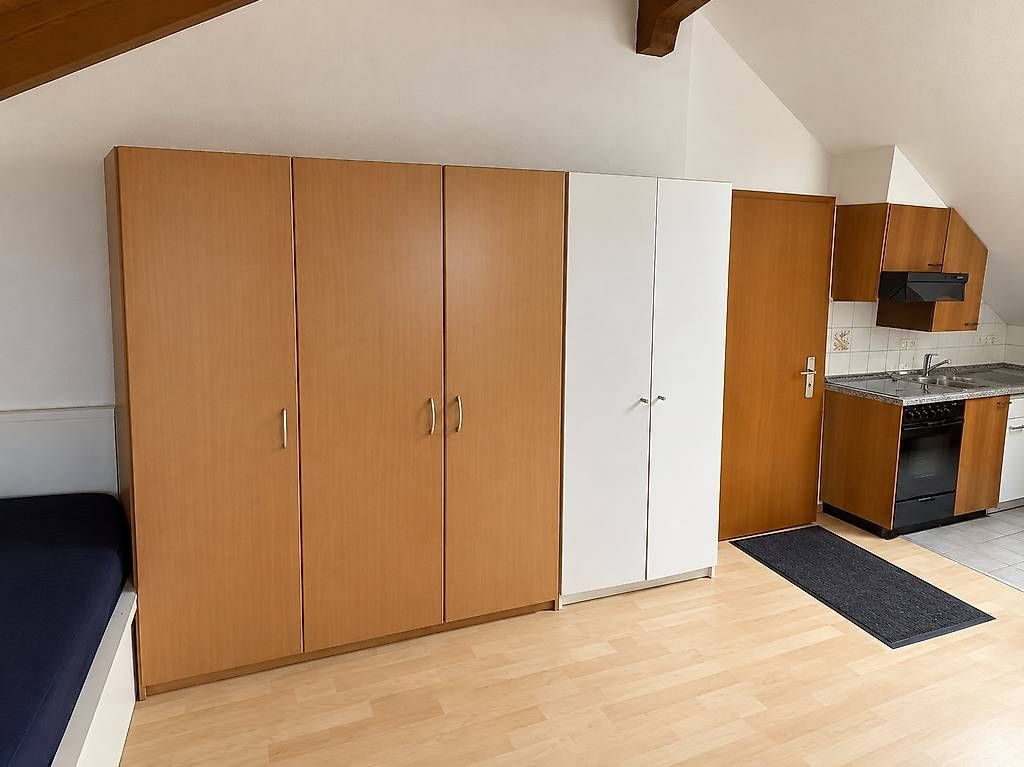 Schränke: Kleiderschrank braun – Gebraucht aus Wetzikon ZH von ein_2s2r
