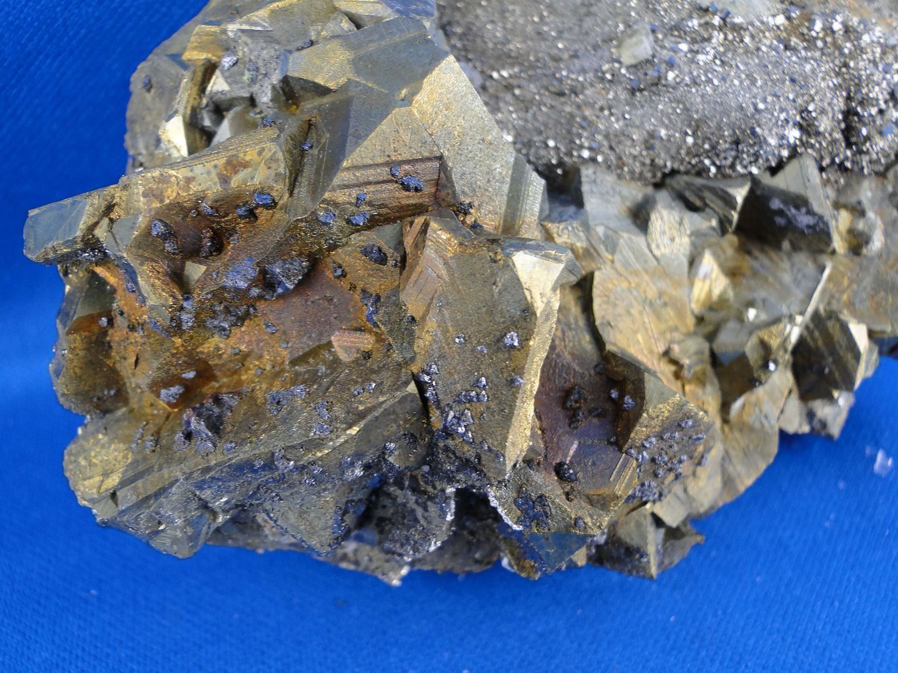 Minerali & Pietre curative: Arsenopyrit auf Chalkopyrit – Usato da Schinznach Bad venduto da Demerald 1