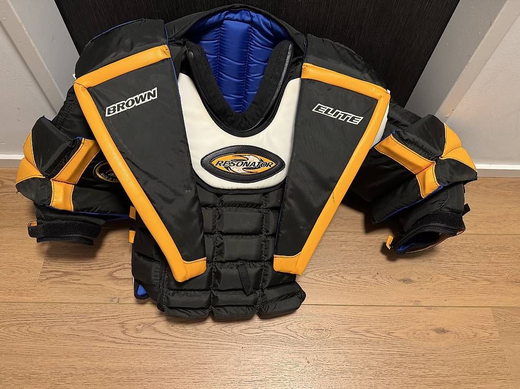 Schutz & Schoner: Eishockey Goalie Brustschutz – Gebraucht aus Oberwil BL von Luke11