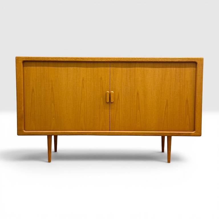Kommoden: SALE Mid Century Oak Sideboard by SILKEBORG – Gebraucht aus basel von vintory.ch