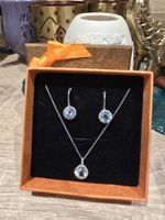 Schmuckset: Weissgold mit Blauer Topas und Zirkonia.