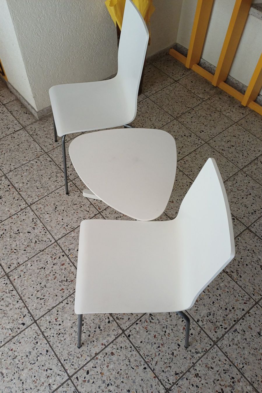 Ikea Set di tavolo e panche: Tischli und 2 Stühle – Usato da Zürich venduto da kubi40 1