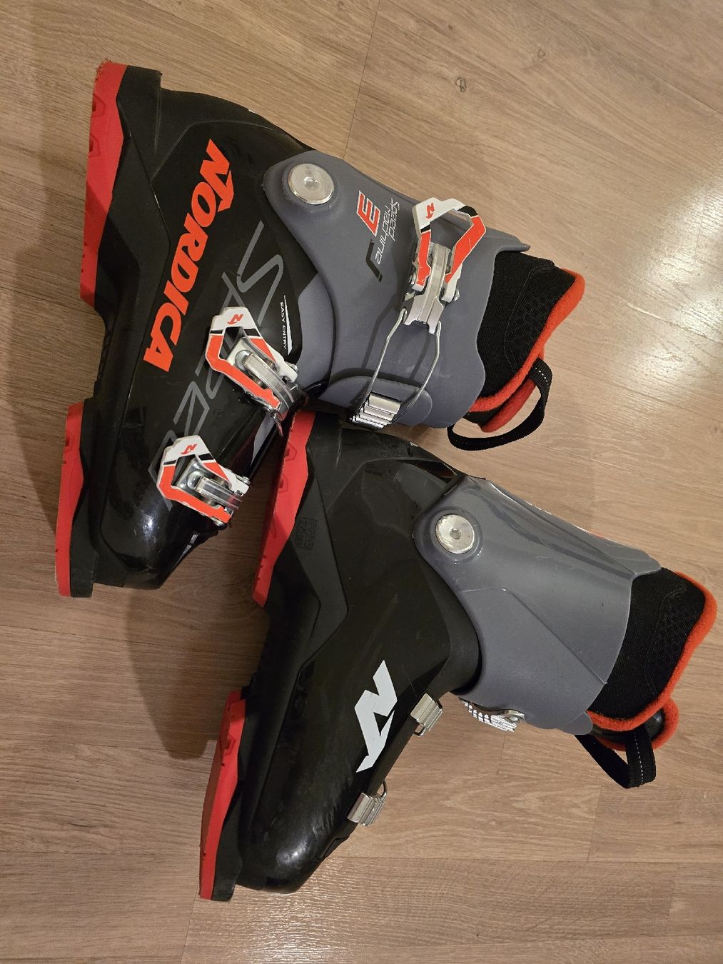 Nordica Scarpe da uomo: chaussure de ski enfant 23.5 – Usato da La Chaux-de-Fonds venduto da Elissa 2