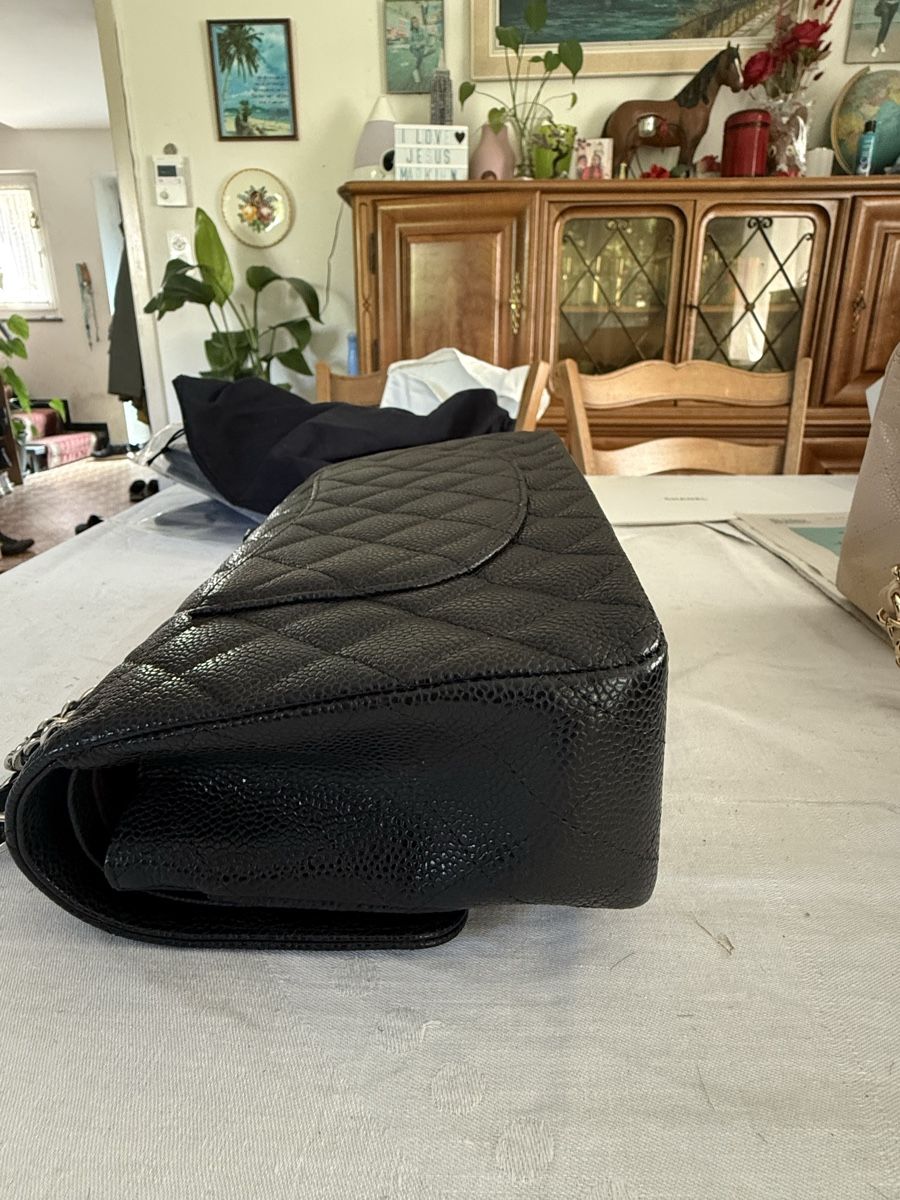 Borse da donna: Chanel Classic Timeless Medium Double Flap Black Caviar – Usato da Münchenstein venduto da watchpatrol 4