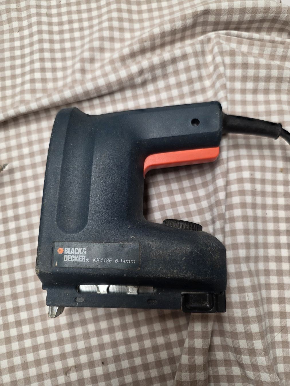 Tutte le macchine: Elektrotacker BLACK+DECKER KX418E gebraucht – Usato da Schübelbach venduto da orson82