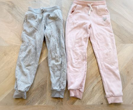 2 Mädchen Jogginghosen Gr. 122/128