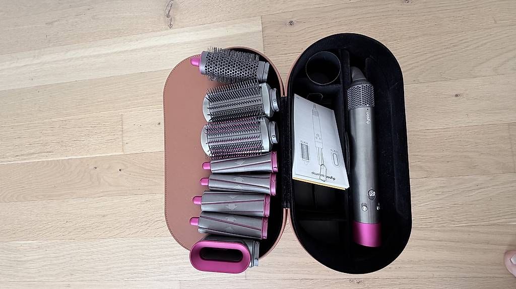 Dyson Sèche-cheveux: Dyson Airwrap Complete Haarstyler Anthrazit/Fuchsia – D'occasion à Dübendorf par ozbekarda 1