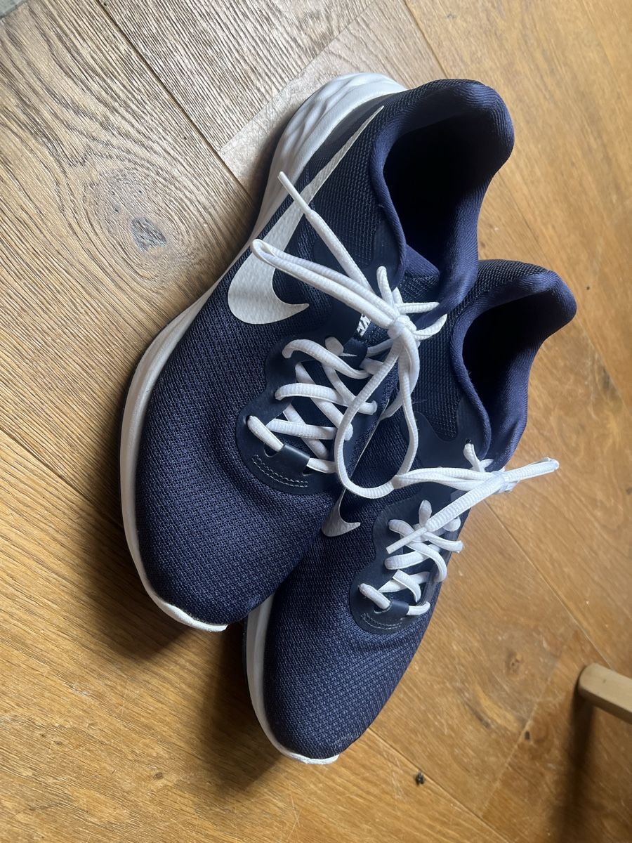 Nike Scarpe da uomo: Nike Turnschuhe Grösse 43 – Usato da Lohn SH venduto da Elch21