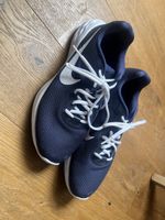 Nike Turnschuhe Grösse 43