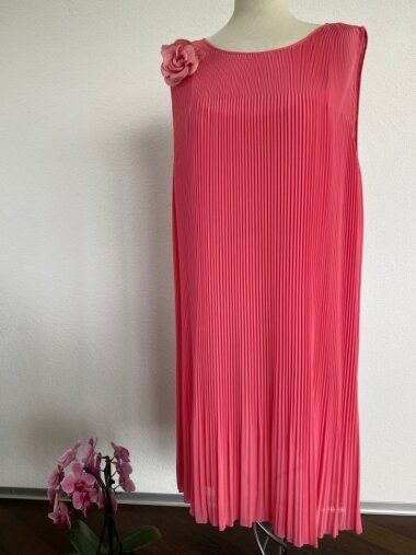 Madeleine Vestiti: Wunderschönes Plisseekleid Madeleine/Elégance Gr. 46 – Nuovo (secondo la descrizione) da Füllinsdorf venduto da Sunnebliemli7 1