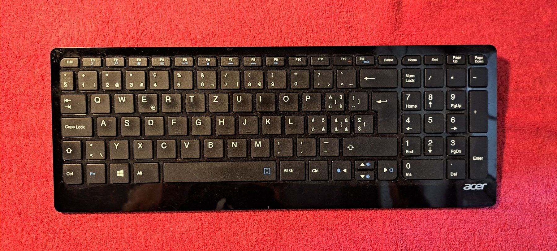 Acer Tastiere: Acer Wireless Tastatur und Maus – Usato da Mühlethal venduto da diveguitar 1