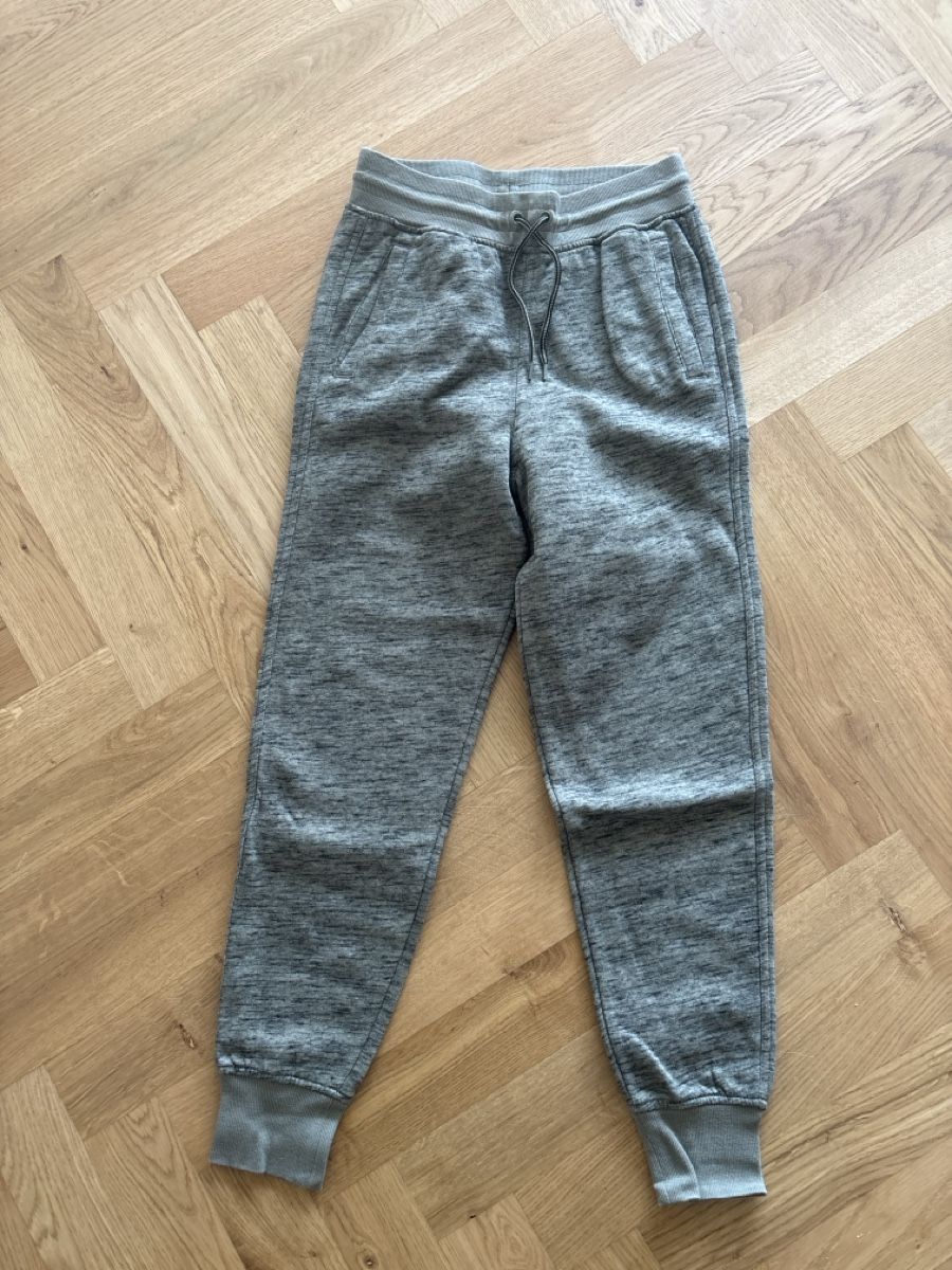 H&M Pantaloni: Tainerhose von H&M, Grösse 158 – Usato da Wohlen AG venduto da Michi761