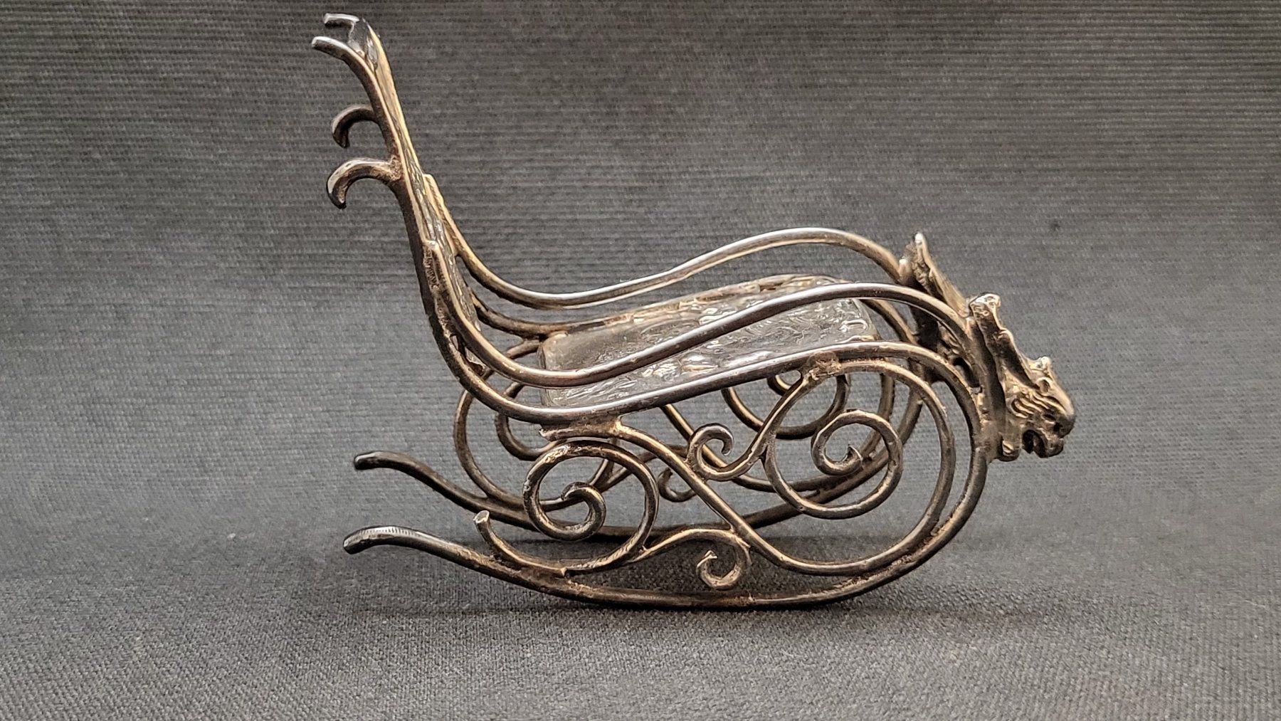 Statuette: MINIATUR-SCHAUKELSTUHL aus Silber "I" – Usato da Basel venduto da spinne02 1