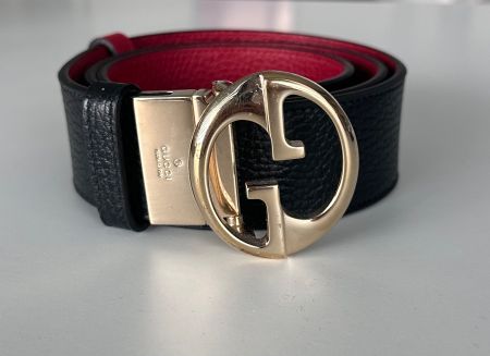 Schwarzer Gucci Gurt mit goldener Schnalle