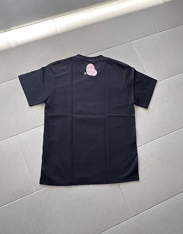 T-shirts: Bape tshirt  – Neuf avec emballage d'origine à Liestal par Adriennsely 2