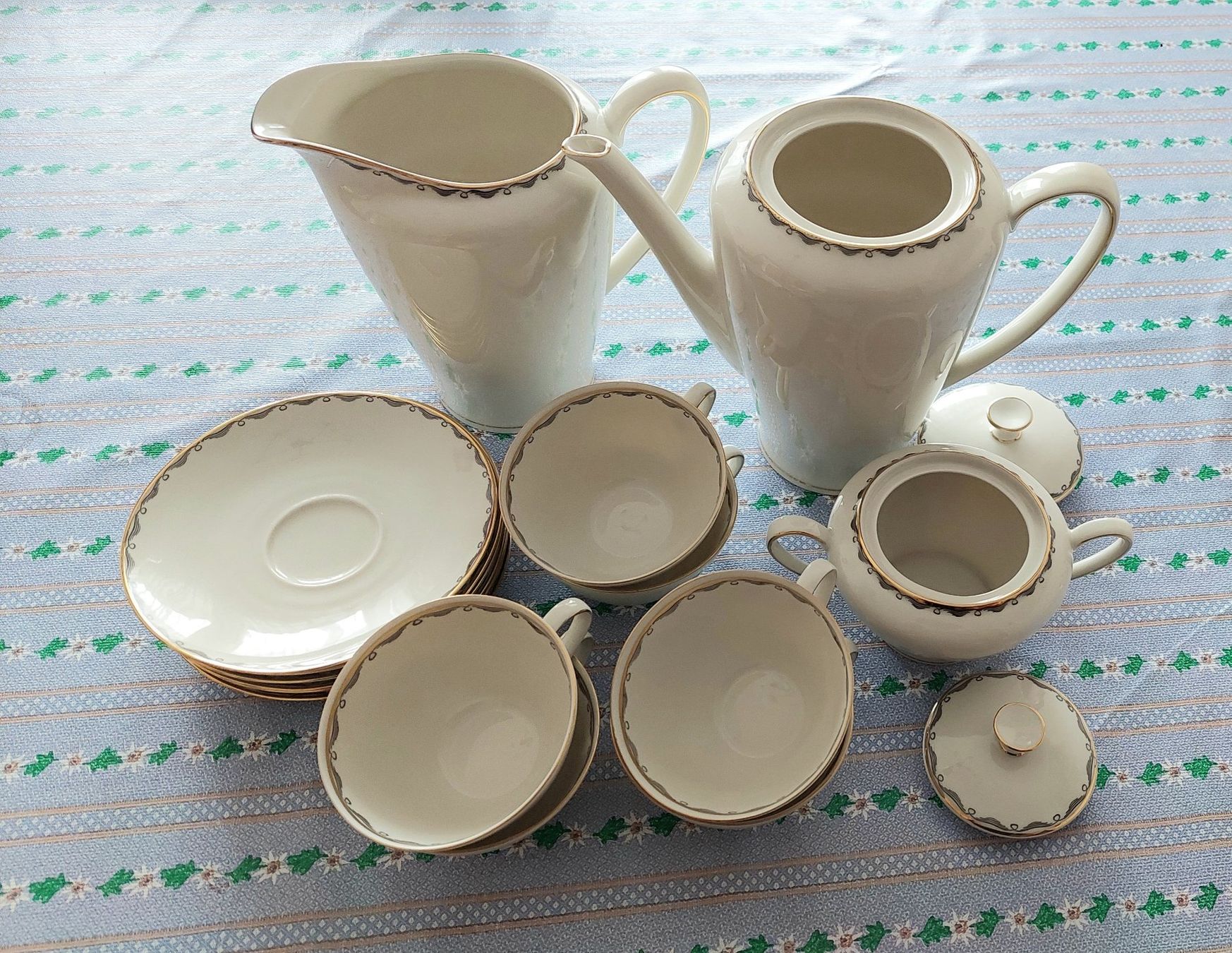 Set di piatti: Geschirr Set Bavaria 75 – Usato da Uitikon Waldegg venduto da Smeragol 4