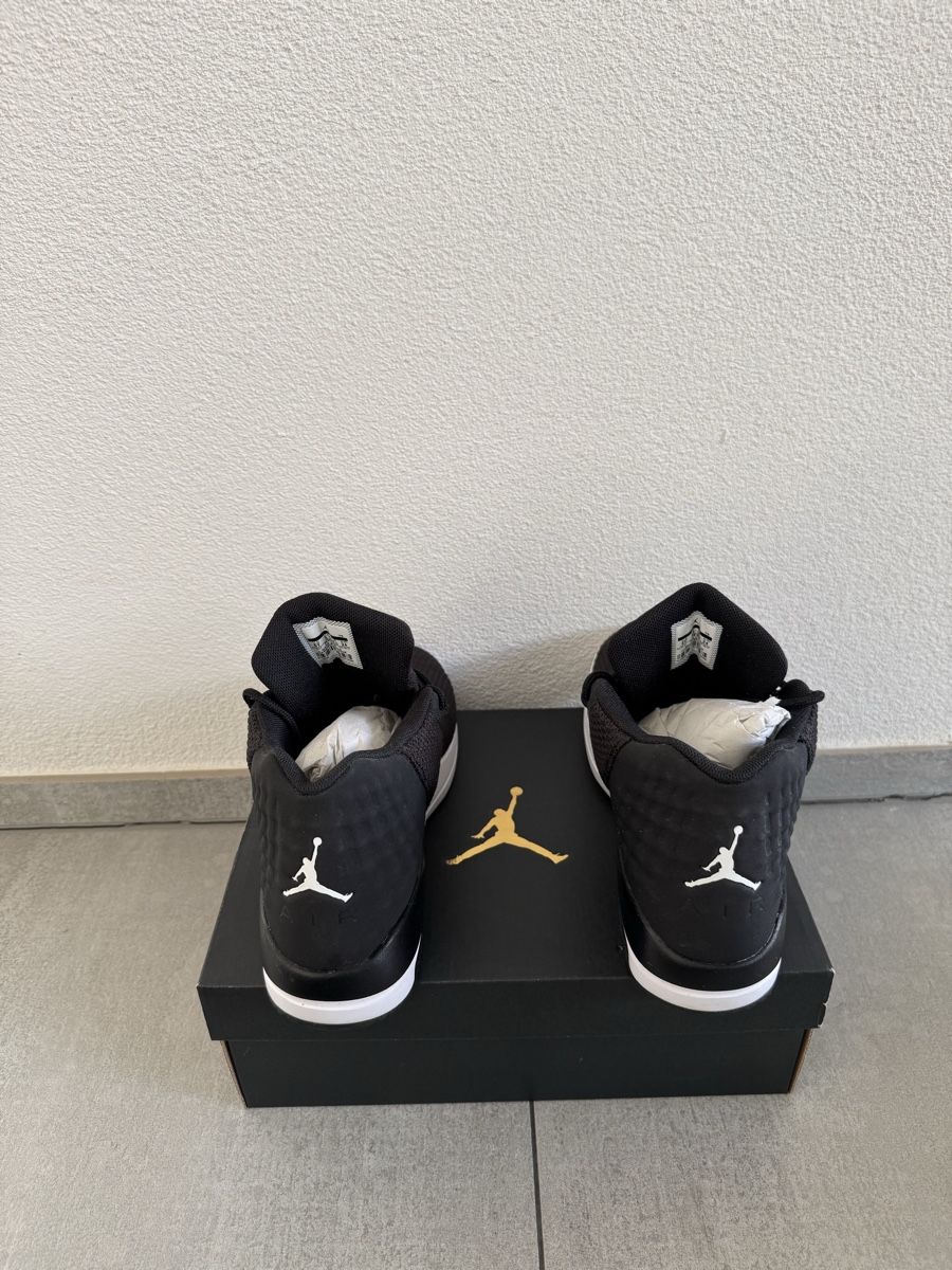 Jordan Scarpe da donna: Jordan Academy - black/white – Nuovo (secondo la descrizione) da Amriswil venduto da a_g_n58c 1