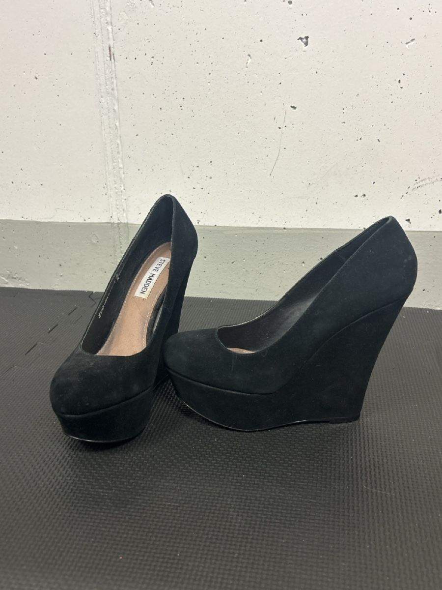 Steve Madden Damenschuhe: Steve Madden Pumps mit Keilabsatz / Gr. 38 – Gebraucht aus Bremgarten AG von JD_1