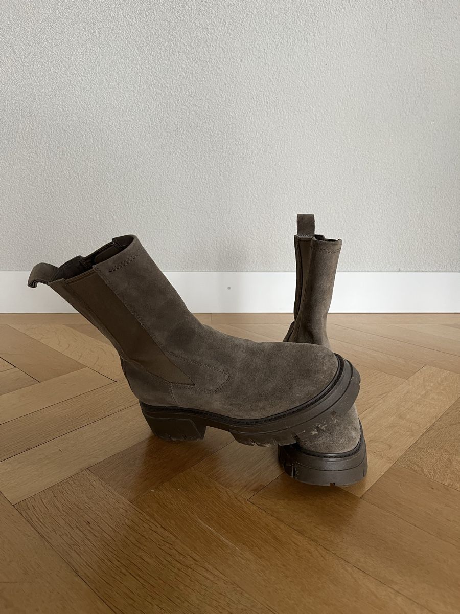 Ash Scarpe da donna: Bottes en daim kaki, de la marque ASH – Usato da Fribourg venduto da ine_y5jc